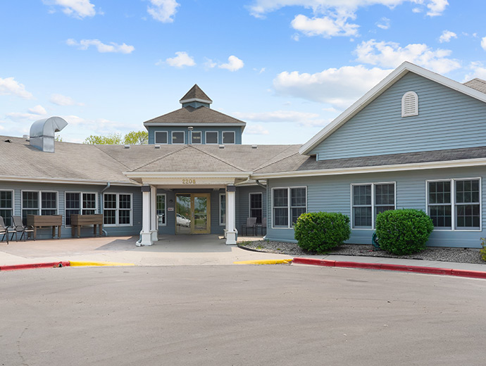 Entrance to the Pines building at Good Samaritan Society - Heritage Grove in East Grand Forks, MN