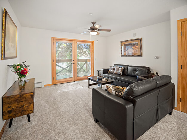 Good Samaritan Society - Estes Park - Independent Living - Living Room