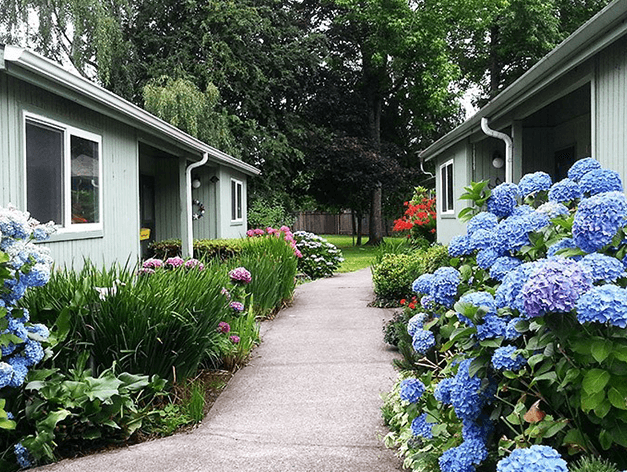 Good Samaritan Society - Fairlawn Village Independent Living Cottages Garden
