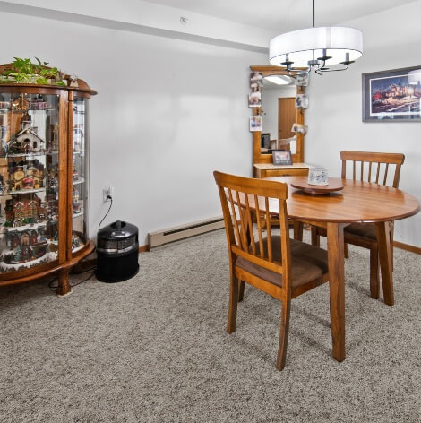 Good Samaritan Society - Jackson Assisted Living - Dining Room