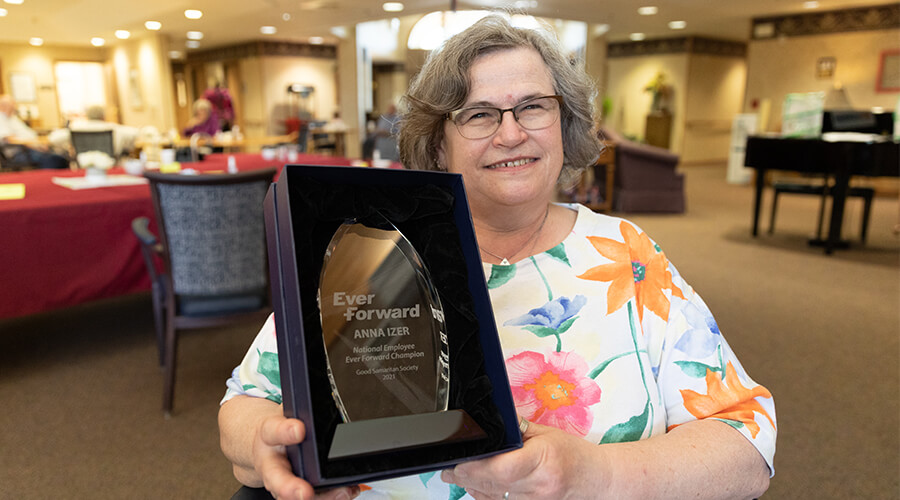 Cook loses home in fire, still shows up for residents