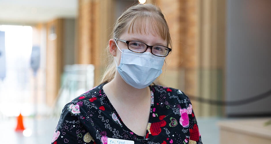 Good Samaritan Society nurse gets COVID shot for residents